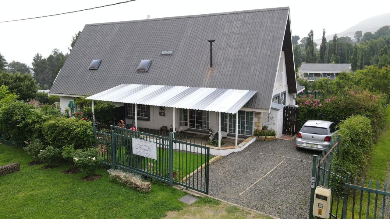 Honeysuckle Clarens Hotel Exterior photo